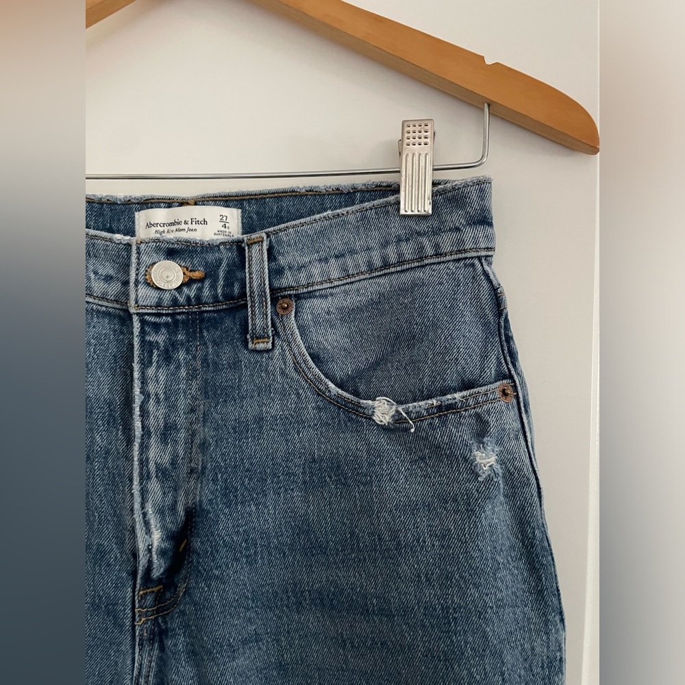 A&F High Rise Mom Jean - Picture 5 of 10